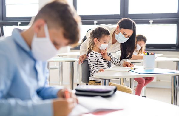 "Toate premizele începerii noului an şcolar arată un dezastru"